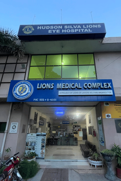 eye specialist in Lahore