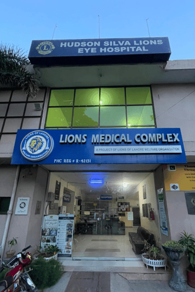eye specialist in Lahore